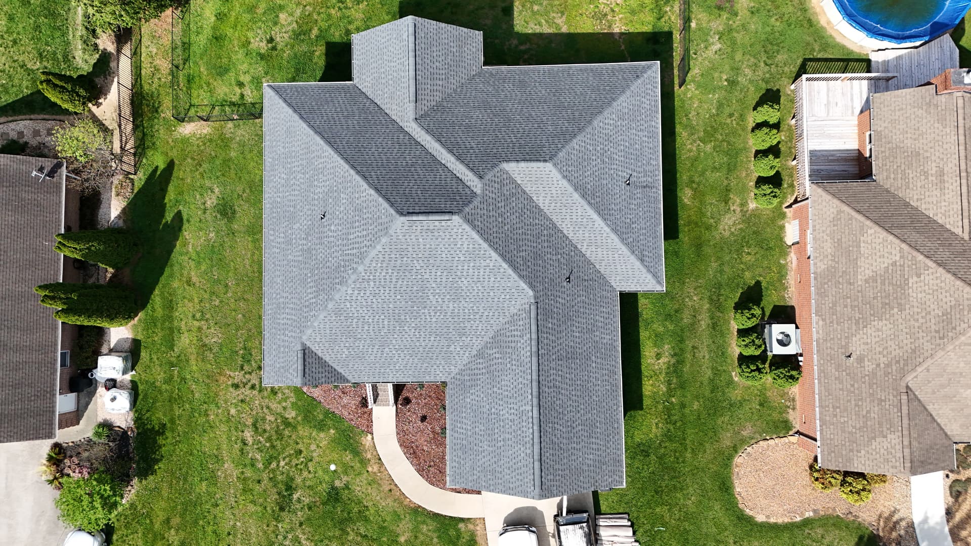 Gallery photos for New Pinnacle Pristine Shingle Roof Installed in Maryville TN: Image #2