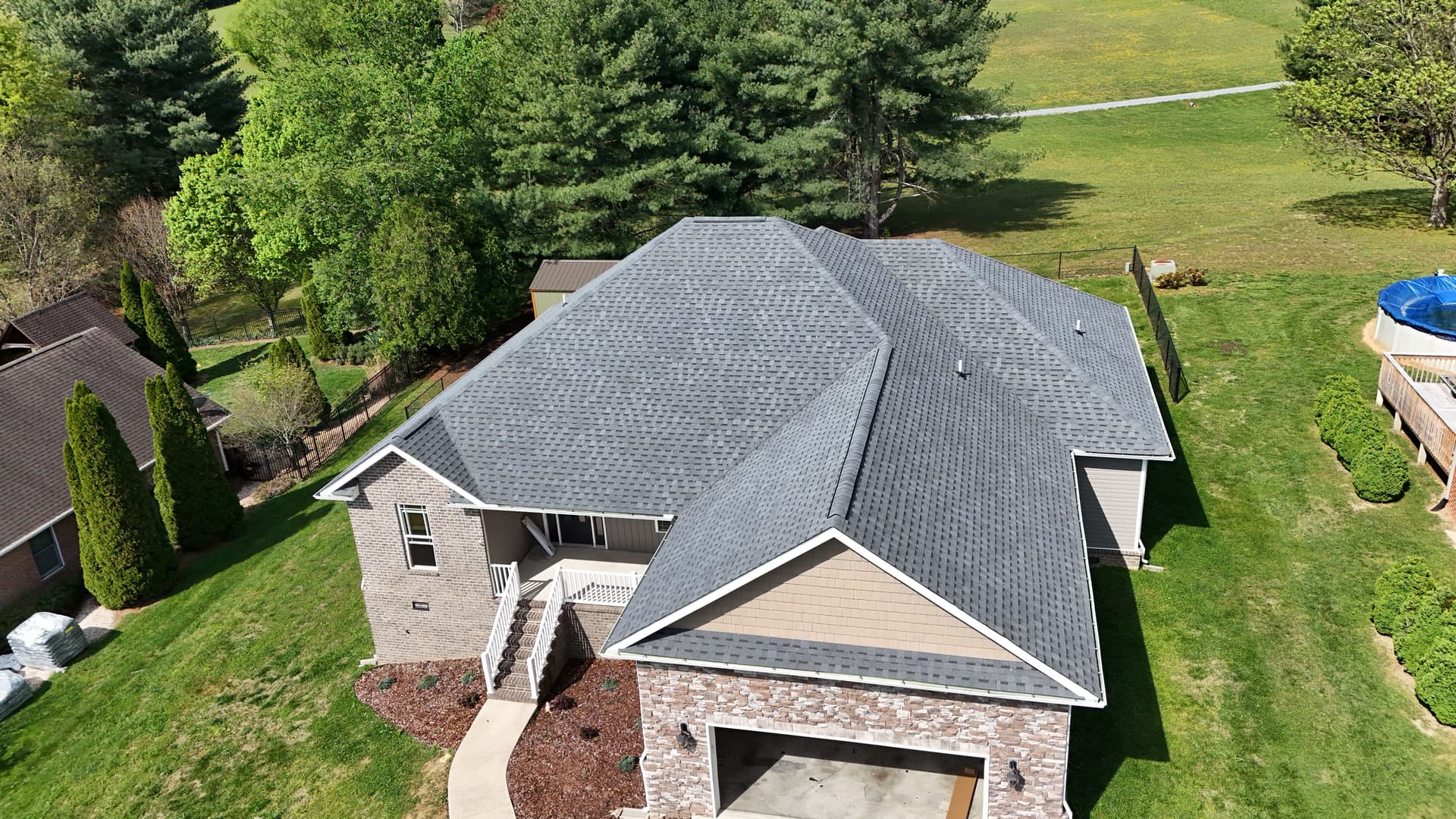 New Pinnacle Pristine Shingle Roof Installed in Maryville TN image